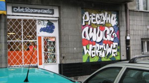 Warszawa_Stary_Mokotów_graffiti_on_shop_window